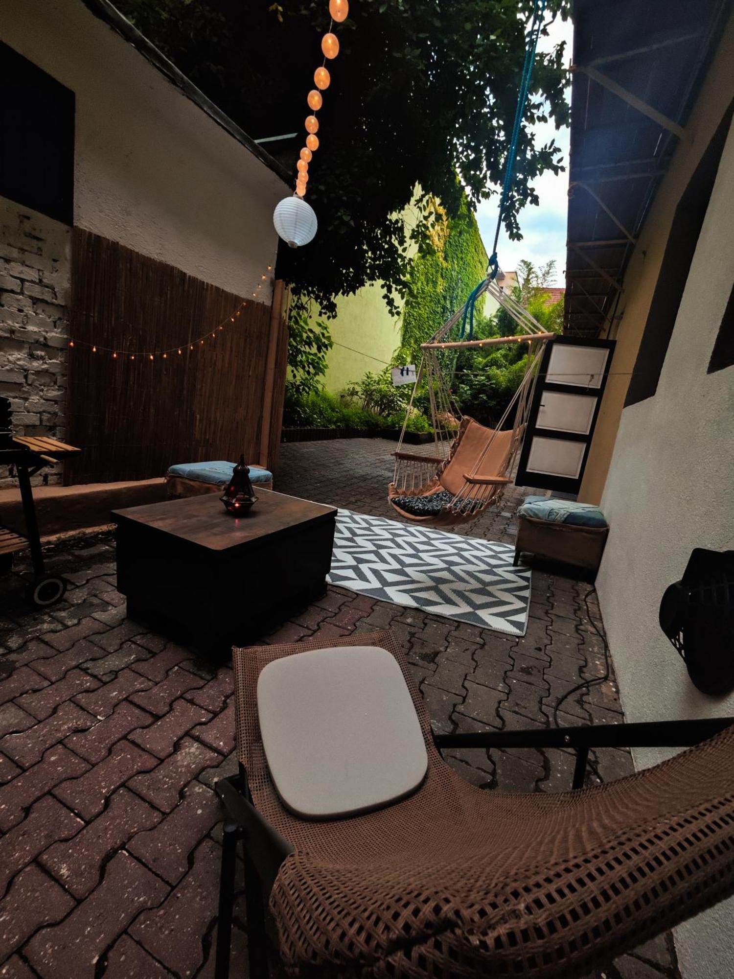 Vintage Room With Garden View Братислава Екстериор снимка