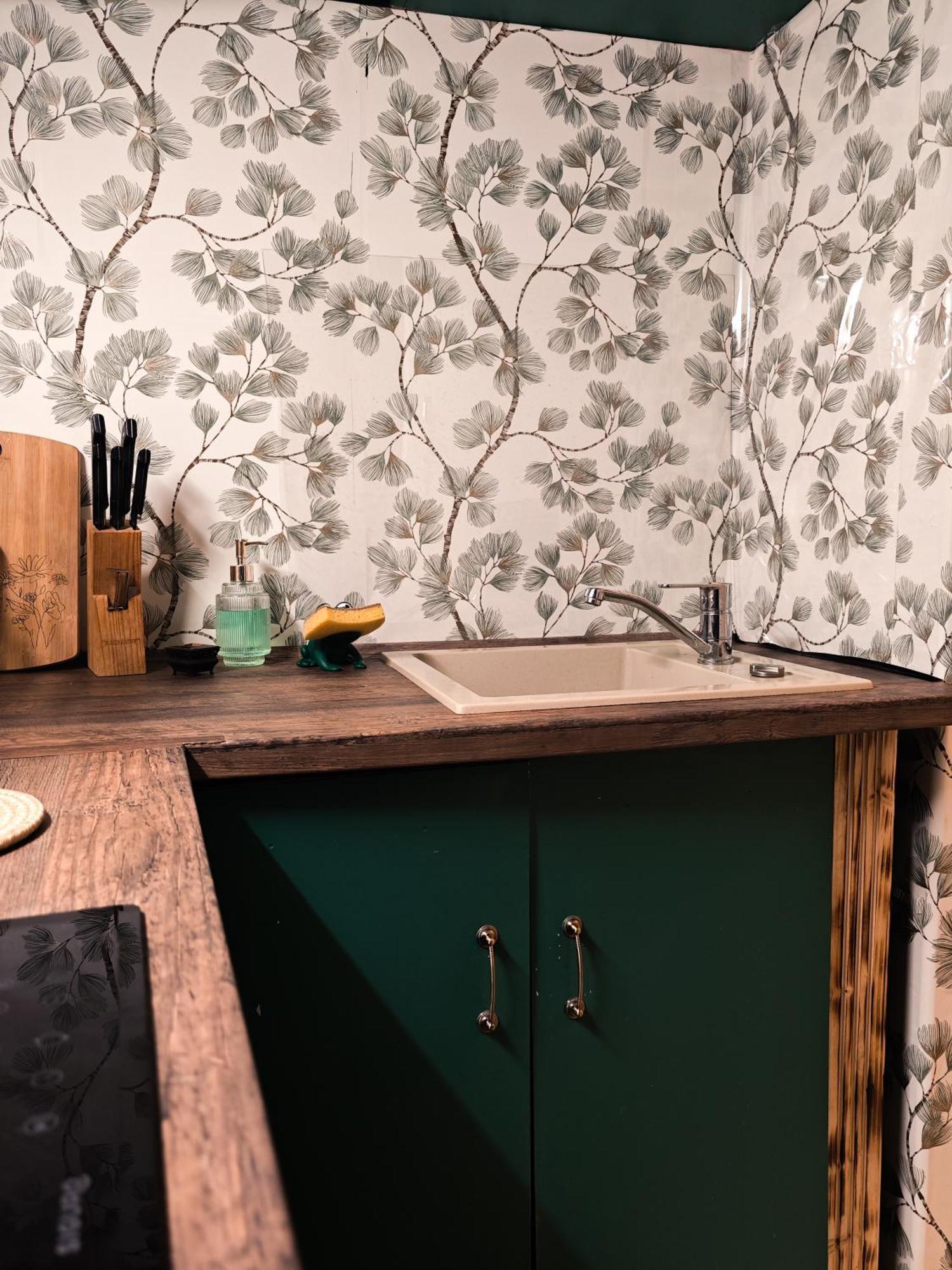Vintage Room With Garden View Братислава Екстериор снимка